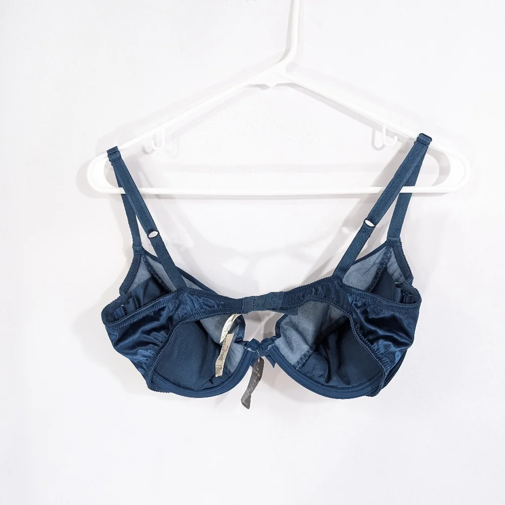 Vintage Victoria's Secret Miracle Second Skin Satin Bra 38C Women NEW 90s silky